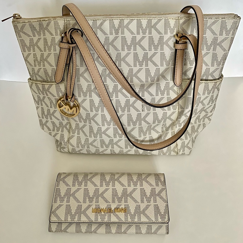 Michael Kors East West Signature Logo Tote In Vanilla
